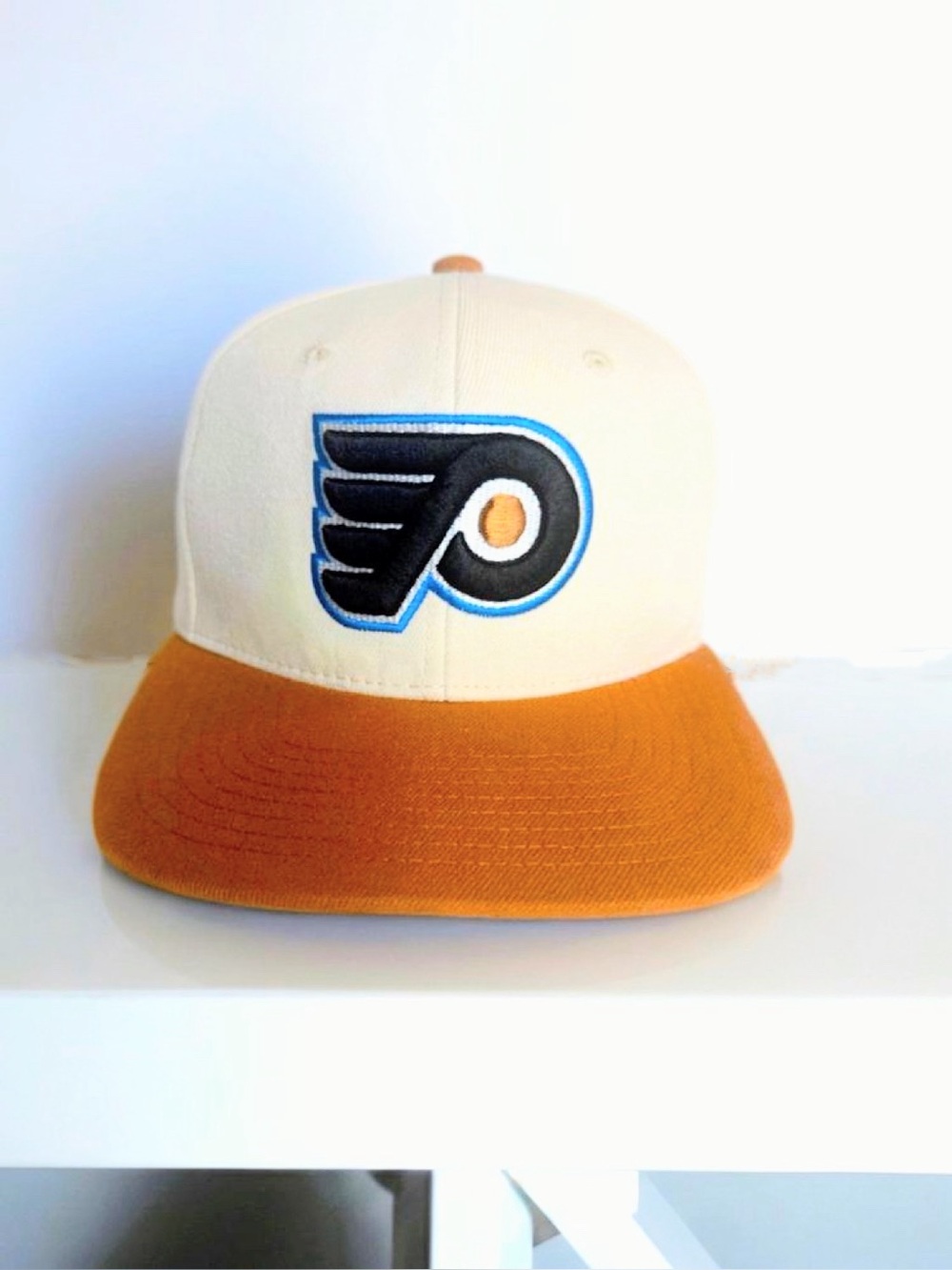 Zephyr Z-Fit NHL Philadelphia Flyers Hat Size M/L Cream Corduroy Orange Brim